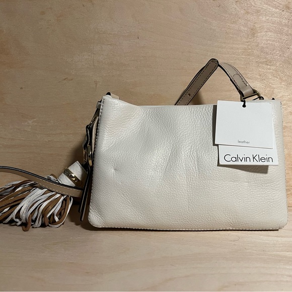 CALVIN KLIEN PURSE!! - Picture 2 of 3